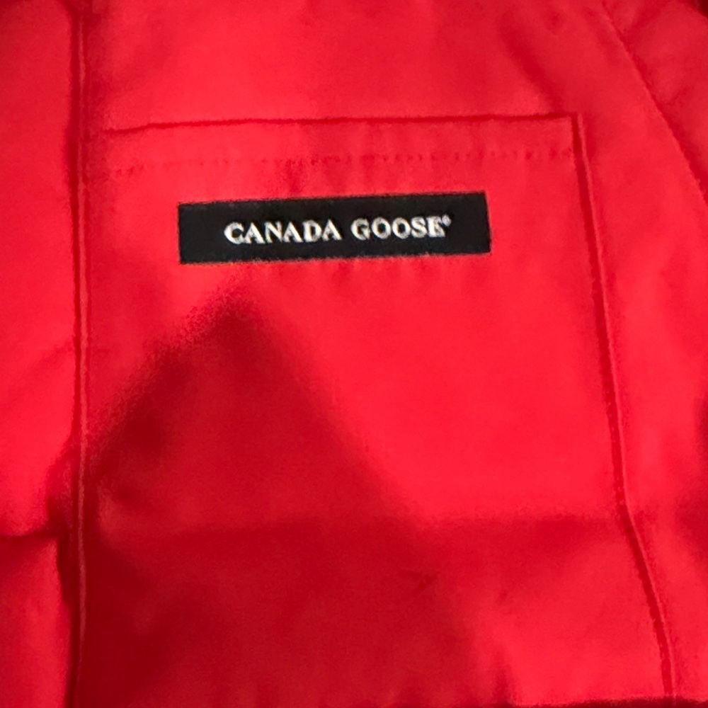 Canada Goose Men's Vibrant Red Puffer Vest - Picture 6 of 6